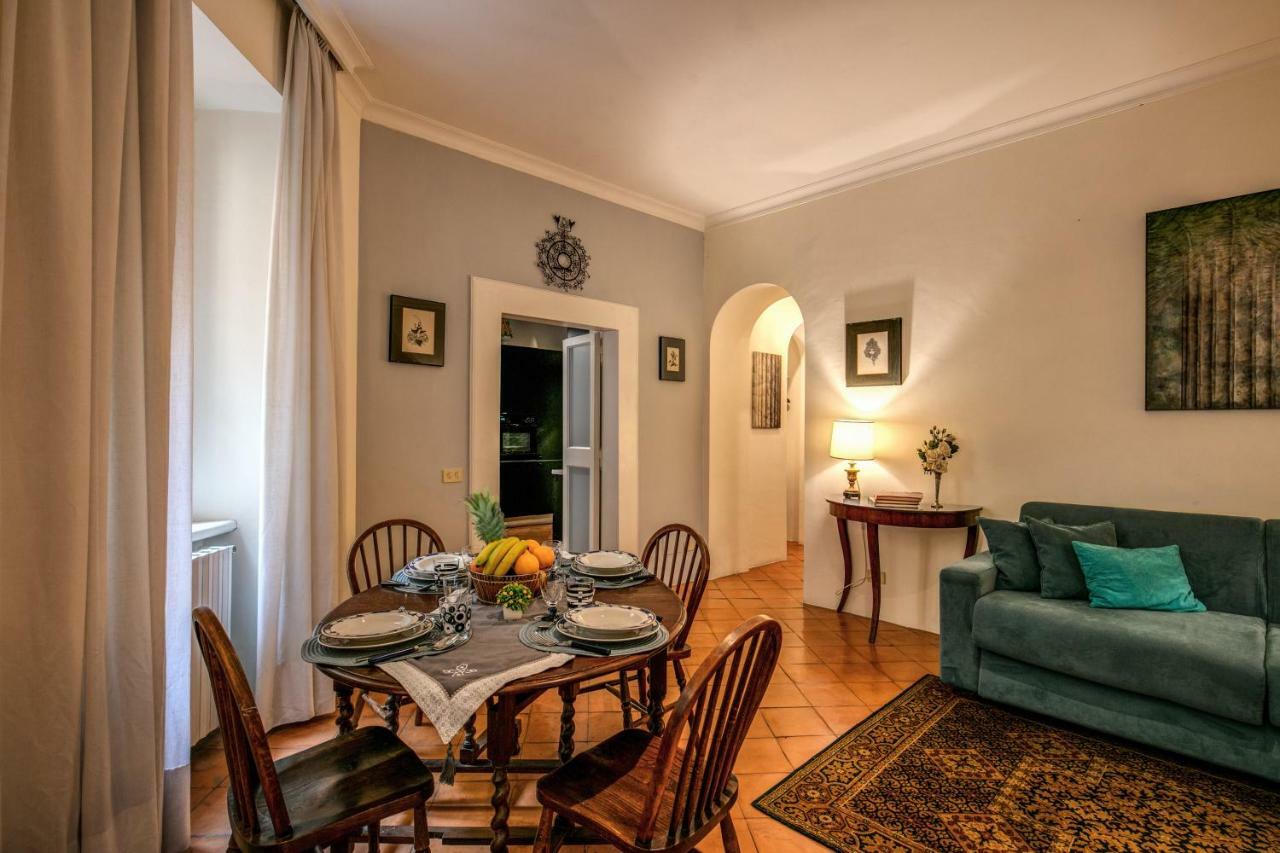 רומא Colosseum Forum Apartment מראה חיצוני תמונה