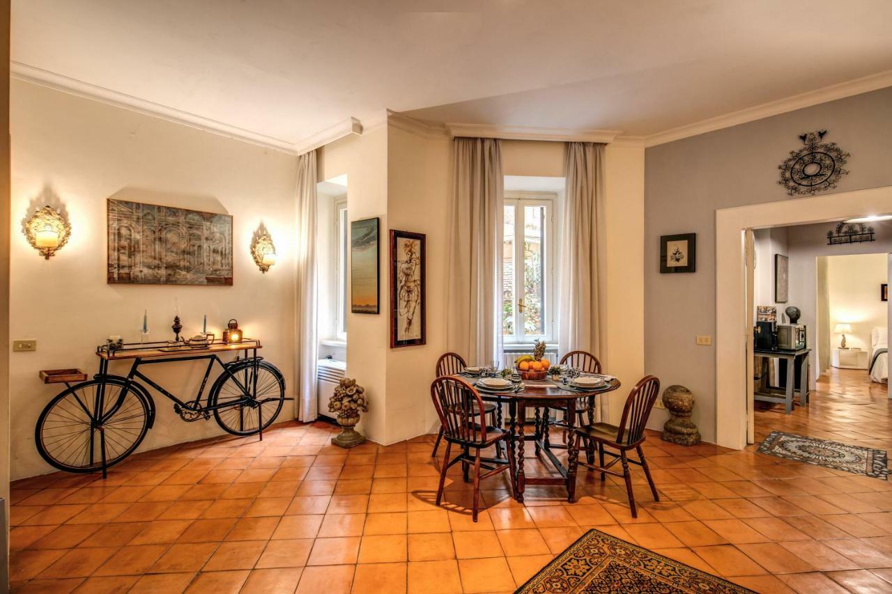 רומא Colosseum Forum Apartment מראה חיצוני תמונה